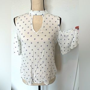Umbrella ☂️ Cold Shoulder Ivory Blouse size L